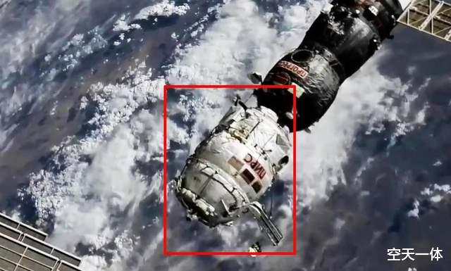 国际空间站 4艘飞船同时停靠国际空间站，像建筑工地一样忙，这还不是最多的