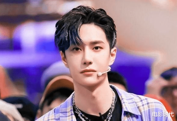 王一博|新一期《天天向上》开播，王一博如约回归，汪涵剃掉了络腮胡！