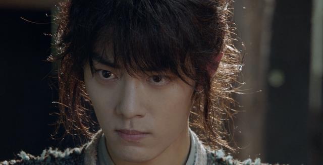 斗罗|预料之中？肖战“自拍”普及《斗罗》知识，鹅厂：我家代言人贴心