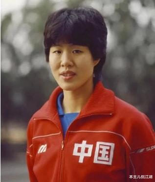 何超莲|嫁3婚大15岁导演，将女儿改姓，46岁独自带娃，马艳丽如今怎样了