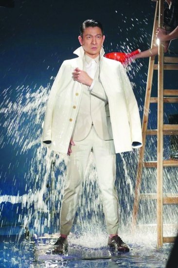 刘德华|刘德华参加吴孟达葬礼后被骂，大家骂的有道理吗，还是在黑他？