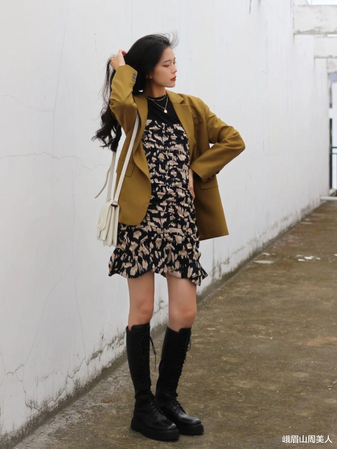 峨眉山周美人|郭碧婷最新近照曝光，穿西装配长靴很有范，但看着“臃肿”了不少