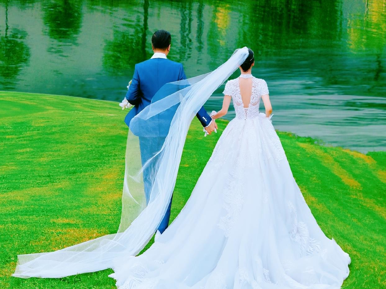 表情包|曾因翻白眼表情包出圈的她，28岁就结婚了，还是锦心似玉的罗二娘