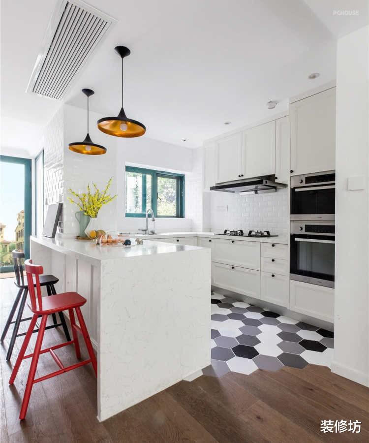 200平方米的复式房子,完美的配色,让生活更美好和幸福