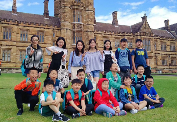 安妈育儿日|取消英语,让其成为“贵族”语言?专家:划分精英与劳动力的界限