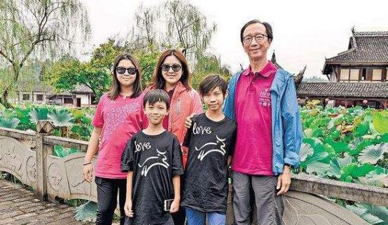 梁锦松|香港“财神爷”梁锦松:放弃中国国籍,与跳水皇后伏明霞相恋