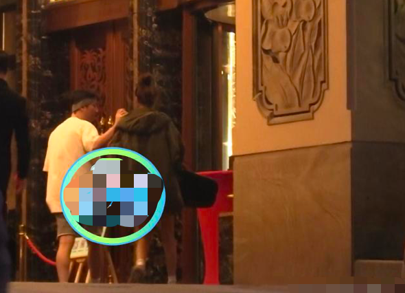 王思聪|王思聪疑又换新女友，带美女同回上海酒店，女方正面照曝光显清纯