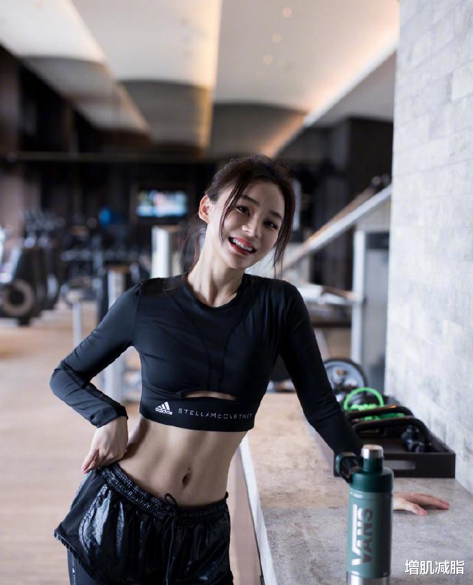 马甲线|如何练出女神的马甲线?先减脂再虐腹!5个动作锻炼马甲线