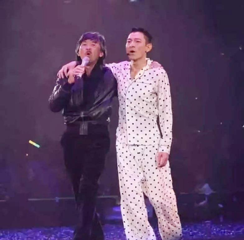 刘德华|“天王”刘德华的血泪史：被吊在房梁上的孩子，如今怎么样了？