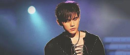 赵显坤|周杰伦“威胁”粉丝：点赞超过20万放新歌MV，没超过就等明年！