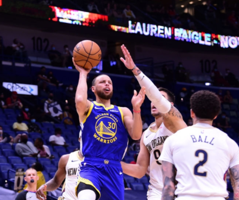 斯蒂芬·库里|41+4+8！库里8记三分射穿鹈鹕，对比比尔效率高，得分王+季后赛他都要！