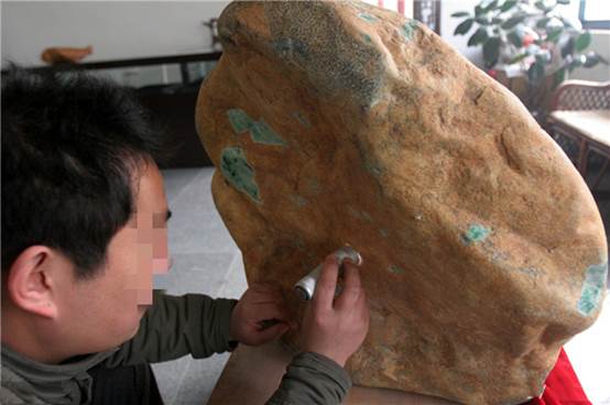 银元|翡翠赌石水那么深，为什么还有这么多人玩？