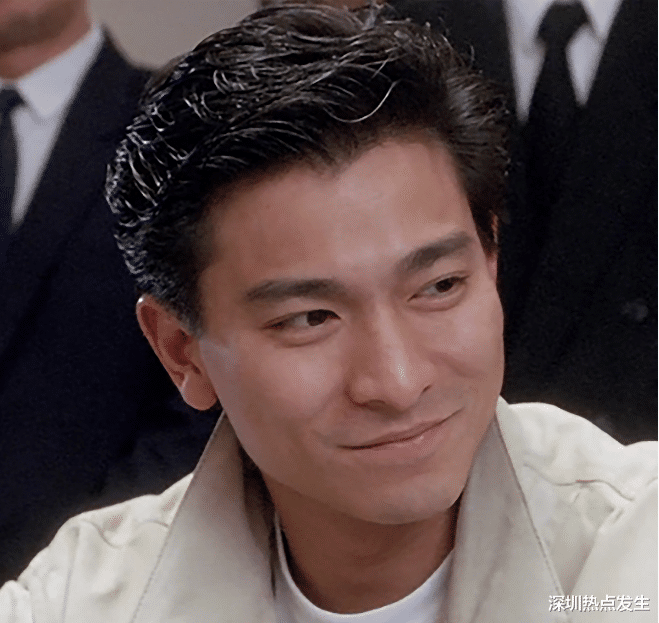 肖战|肖战和刘德华放在一起，根本就没有可比性，不知道哪里帅了！