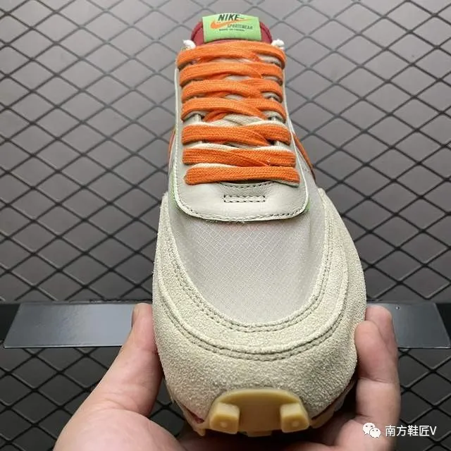 南方鞋匠 又是一双狠鞋！陈冠希上脚的 Sacai x Nike \＂死亡之吻\＂真好看！