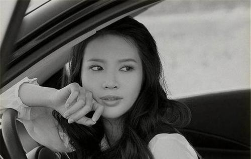 梅利爱说事 心心念念嫁入豪门,遭受家暴2年后含恨离世:你不爱我,我不怪你