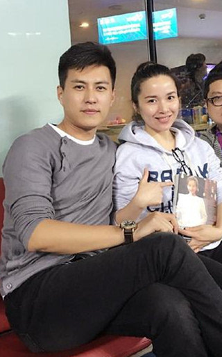 靳东|靳东妻子李佳，晒出近照，打扮低调随性，他们的大儿子实在太帅了