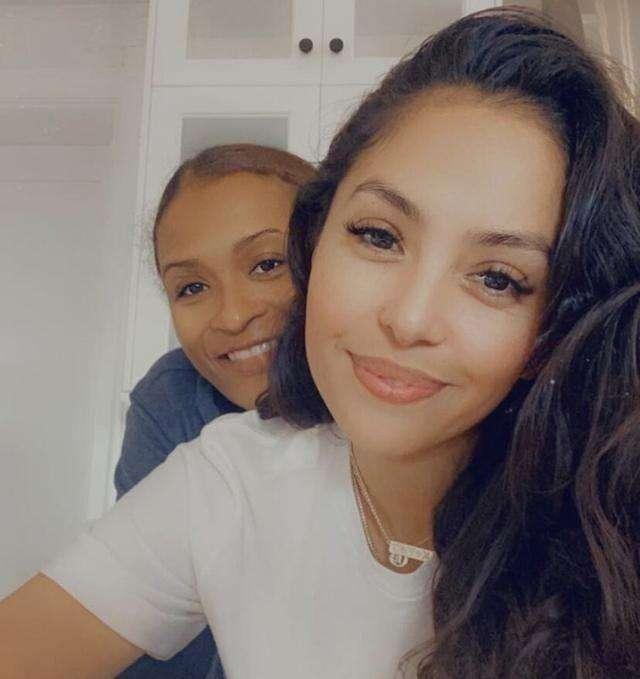 瓦妮莎|单身快2年,身材力压卡戴珊,39岁韵味十足,瓦妮莎已成香饽饽