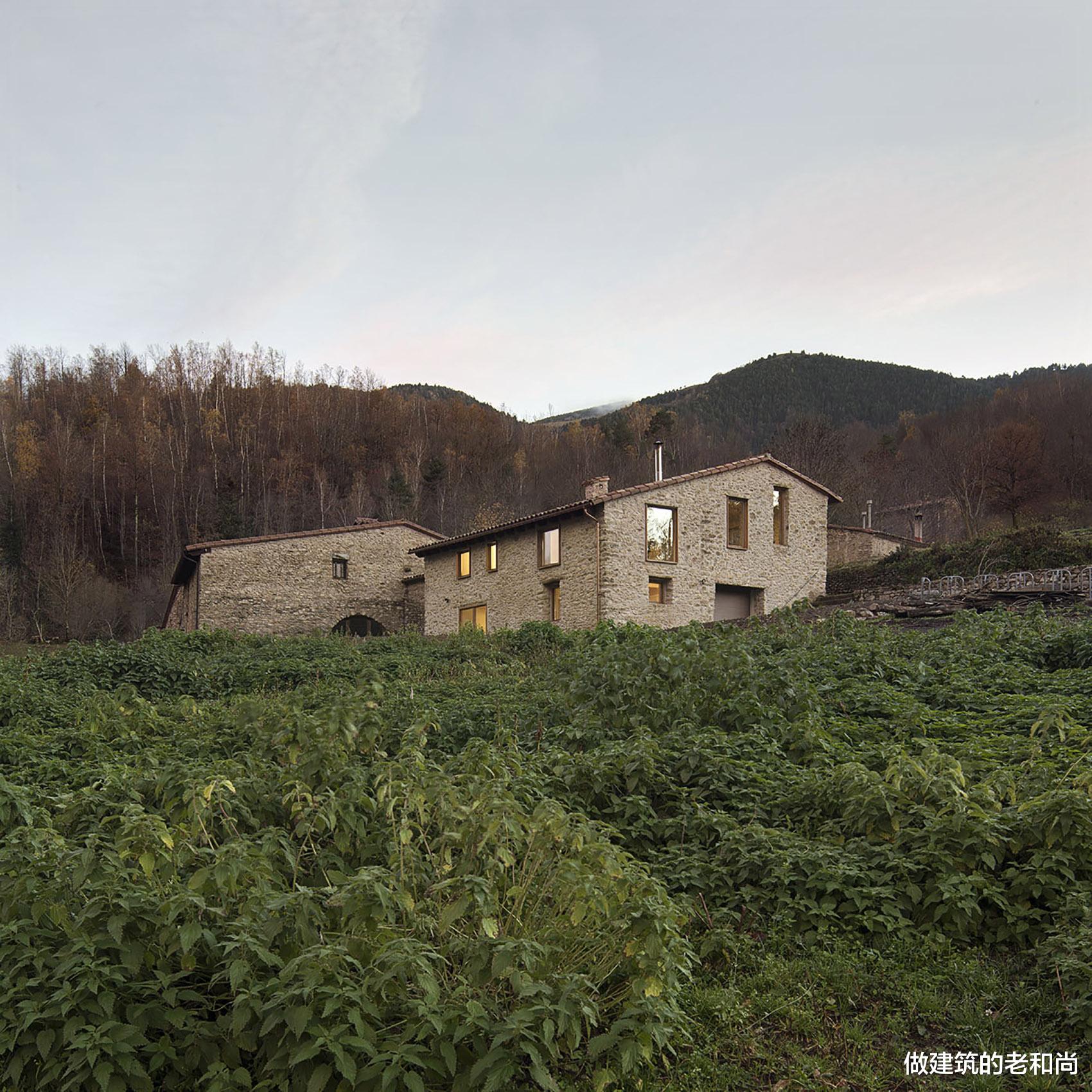 厨房|250㎡古老的谷仓被改造成住宅后焕然一新：重新谱写空间的故事