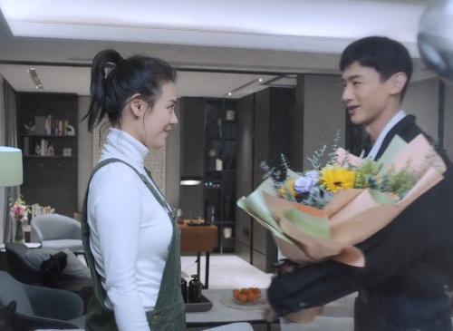 邢克垒|邢克垒主动献吻时，劝你打开弹幕护体，怕你吃太多糖腻着