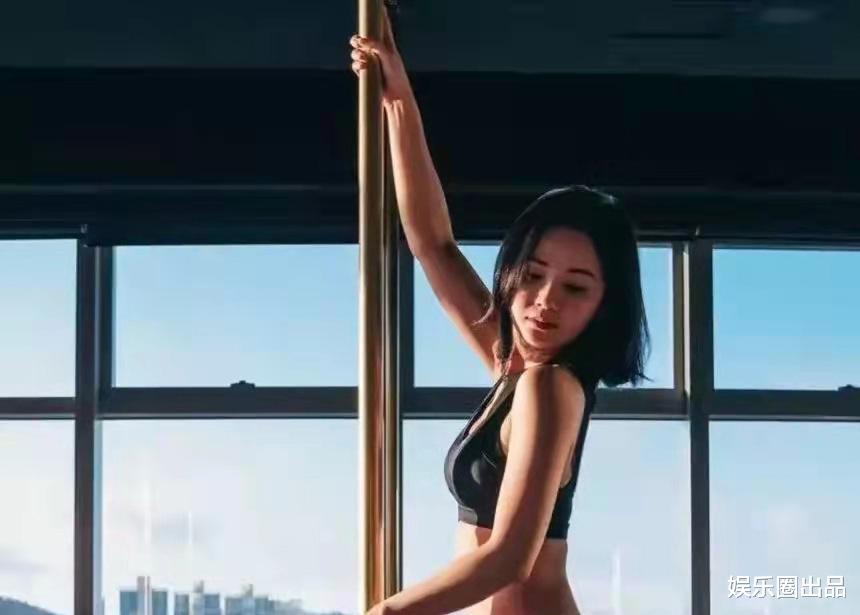 蔡卓妍跳鋼管舞視頻被翻出，舞姿太美被熱議，網友：一看就是高手-圖2
