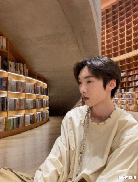 张艺兴|R1SE组合已毕业四个月，各成员发展大不一样，焉栩嘉仍没有通告？