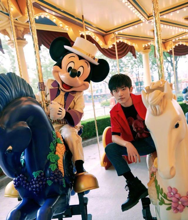 姐姐|小八卦，易烊千玺，王一博，利路修，baby杨超越，吴昕