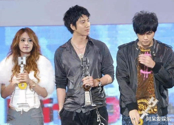 王力宏|王力宏与周杰伦互相取关，华语乐坛再遭“重创”