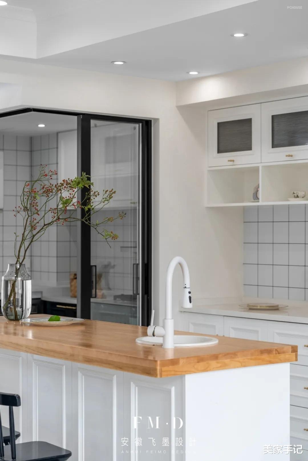 不顾反对,她坚持买下人人嫌弃的顶楼,看效果,大家反而夸赚到了