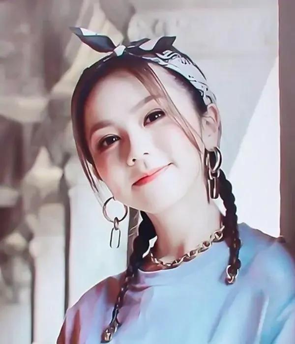 邓紫棋|邓紫棋的生图被全网流传，卸妆后比浓妆还美，这反差也太大了！