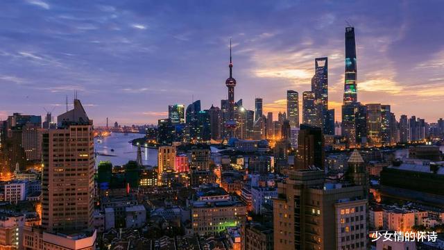 香港|坐拥90套房子，名下还有106个停车位，每月雇佣三个人专职收租