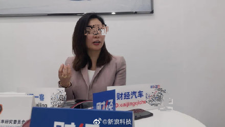 无木木木 车主站特斯拉车顶维权再现！是什么让维权这么难堪？