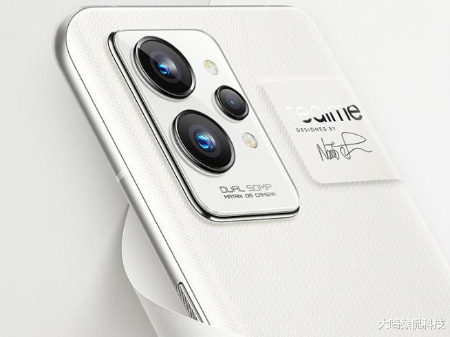 小米科技|2599起！真我新机成为小米12劲敌，首发价确实香！