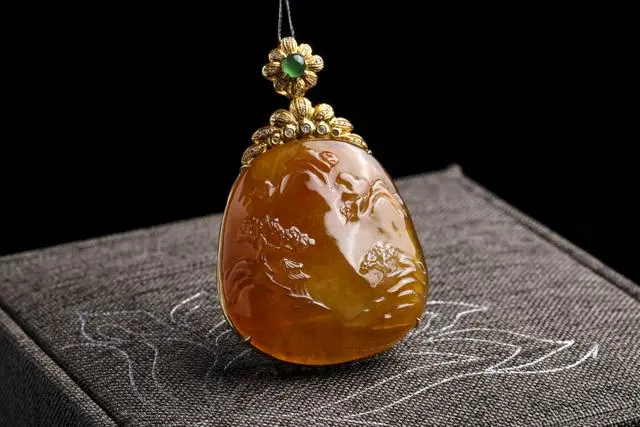 翡翠|翡翠的正色和偏色，你会分辨吗？