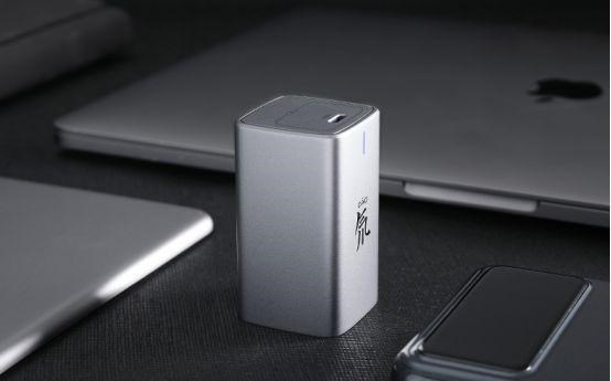 充电器|离谱！明明是手机厂商，做的充电器竟比手机更火？这是啥操作？