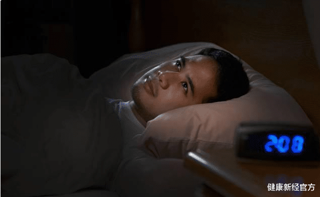 肝脏|男性晨起4处“异常”，肝或已“烂如渔网”，一个不占，肝还“强壮”