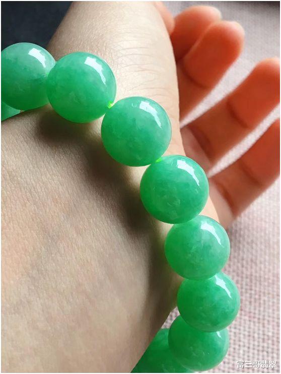 翡翠手串|行家详解如何挑选翡翠手串，这些讲究很重要！