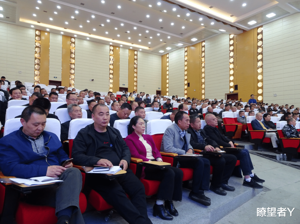 瞭望者Y 给干部加餐?昨晚发生在南充嘉陵的这事,搅动嘉陵人的神经了!