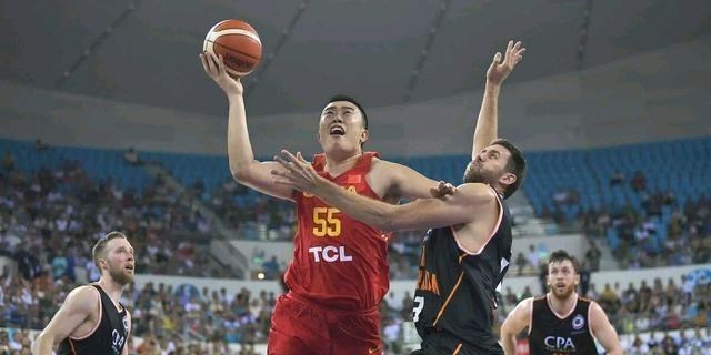 杜锋|直接落选？男篮VS亚洲第一离不开他，巨无霸优势尽显，杜锋没走眼