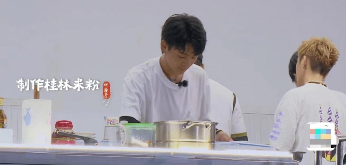 赵丽颖|要不是赵丽颖的“临场反应”，丁真这次怕是要被骂上热搜了吧