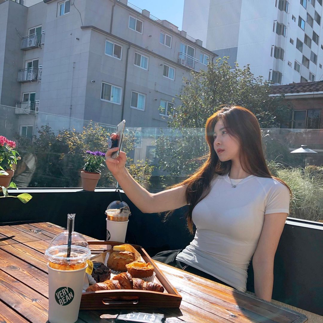 大学生|有大学生认为毕业就能月入过万，十年内能年入百万，这好笑吗？