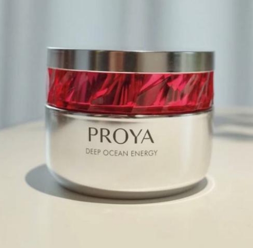 面霜 适合50岁女人的护肤品有哪些?这5款价格亲民,淡纹紧致效果惊艳