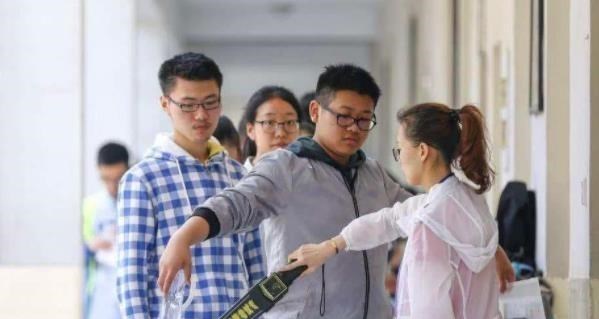 雪落无尘谈|高考新增“身份限制”，部分学生可能无缘高考，家长要心中有数