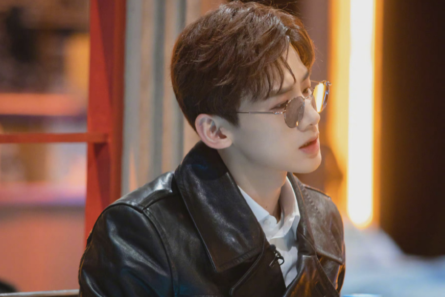 迪丽热巴|娱记曝京圈少爷与女海王恋爱，剧组酒店中大胆私会，白敬亭被提名