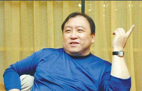 成龙|王晶有多“小肚鸡肠”？黎明成龙与他闹矛盾，便出影片对其嘲讽！