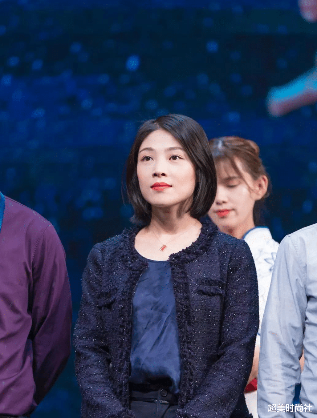 香奈儿|同是80后,中国两代女首富气质差距大,汪莹穿小香风颜值折服网友