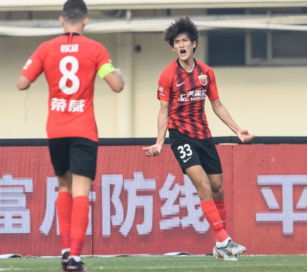 浙江省|1-0！上海海港直接晋级亚冠，邓涵文错失空门良机，广州队掉到第3