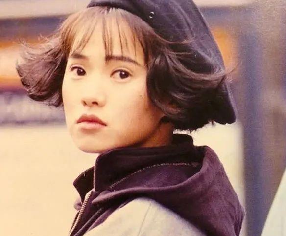 伊能静|伊能静的浪荡情史，靠美色征服3个男人，婚内出轨葬送23年感情