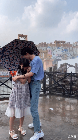 |47岁网红七阿姨与小鲜肉约会，网友：如果知道是47岁估计会崩溃