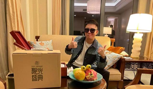 印记 女网红被助理偷走贵重物品，价值近数十万，为了面子拒绝联系前夫