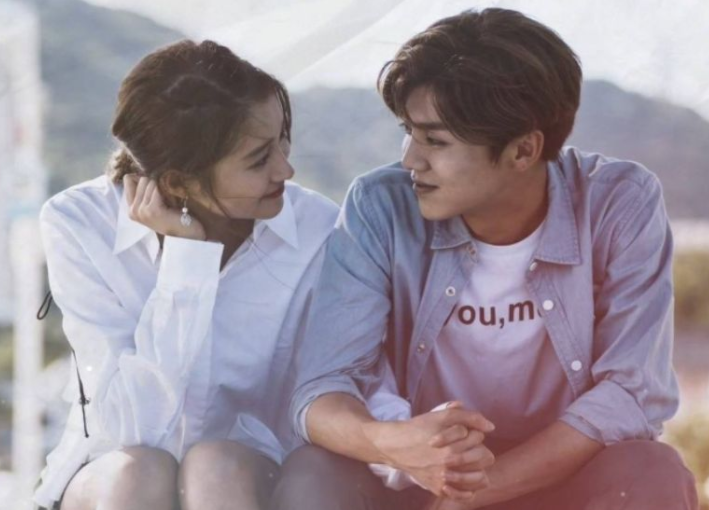 关晓彤|关晓彤的腿也太优越了吧，难怪鹿晗喜欢她，颜值和身材太绝了